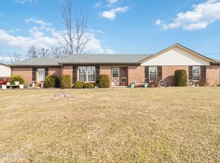 1300 Oak Knoll Dr, Bardstown, KY 40004