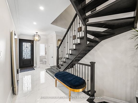 3rd image of 37 Copperstone Cres