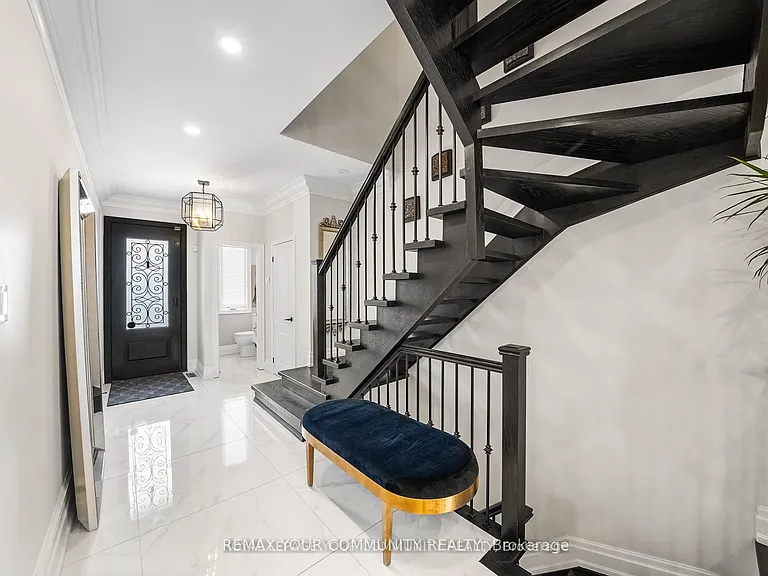 37 Copperstone Cres — Photo 3