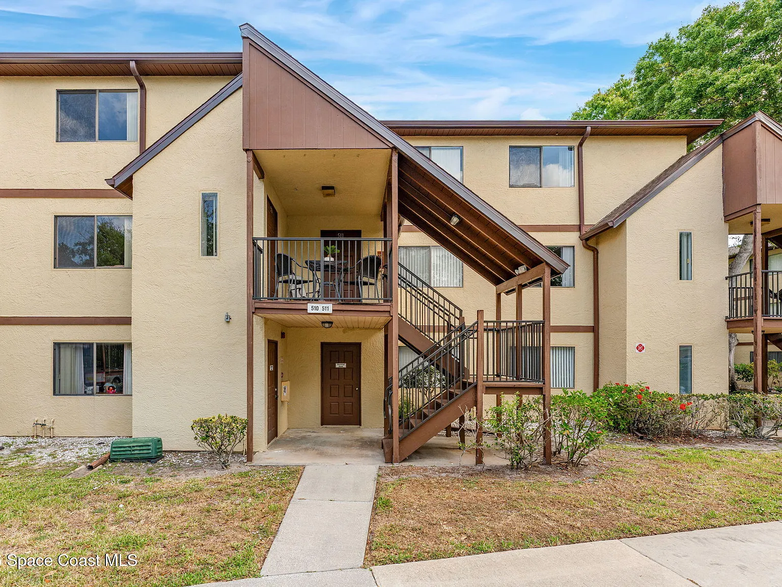 2 bed, 2.5 bath, 1216 sqft, $1,700 — Photo 1