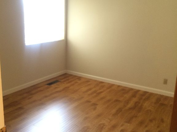 4th image of 672 Iris Ave #1