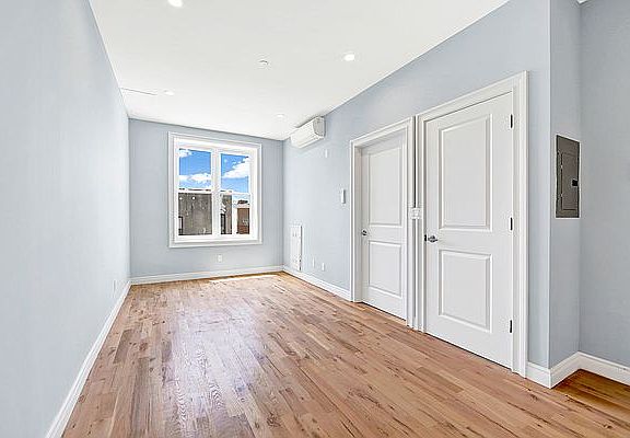 4th image of 82 Milford St #3A