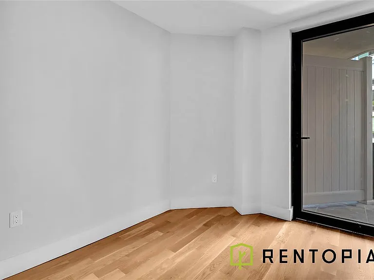 5 Withers St #6D — Photo 5