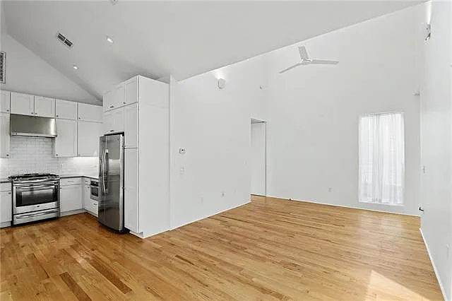 7510 Zimpel St — Photo 5