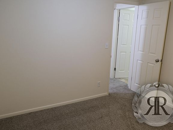 4th image of 912 S 21st Ave Unit 3