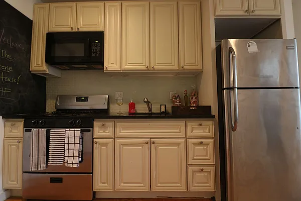 Rented by Compass | media 35