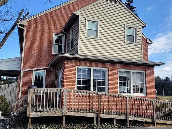 3rd image of 835 W King St