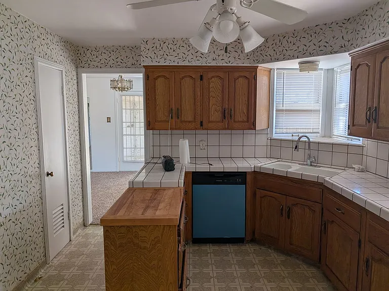 7262 S Cedar Ave — Photo 6