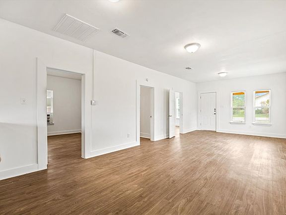 5th image of 1408 8th St