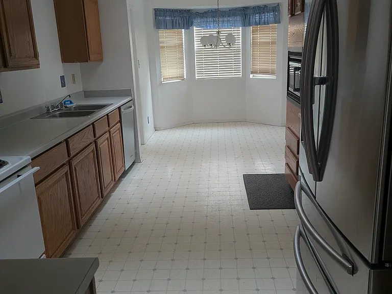 2429 Agua Fria Dr NE — Photo 2