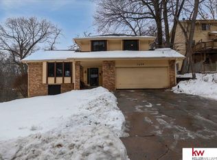 1604 Chaput Dr, Bellevue, NE 68005