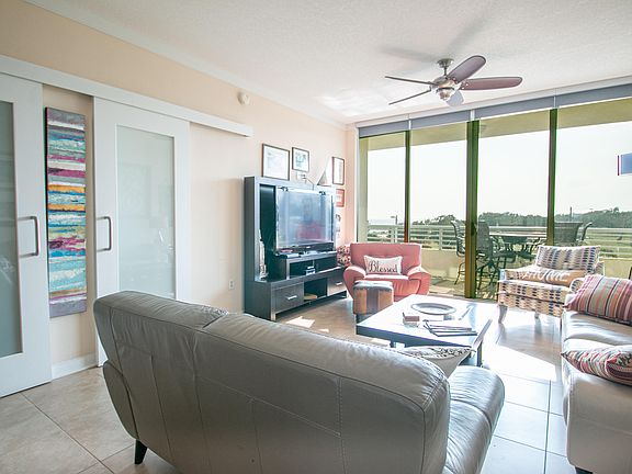 5th image of 2060 Beach Blvd
