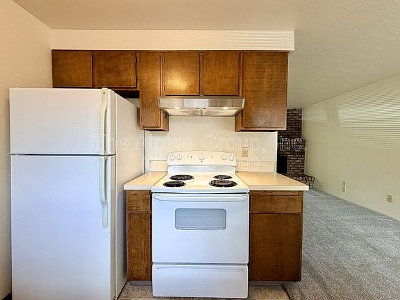 5th image of 240 NE 143rd Ave