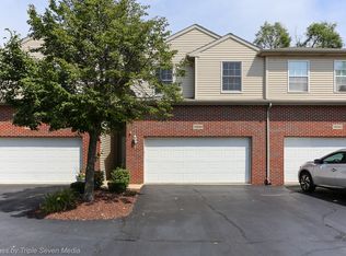 16544 Willow Walk Dr, Lockport, IL 60441