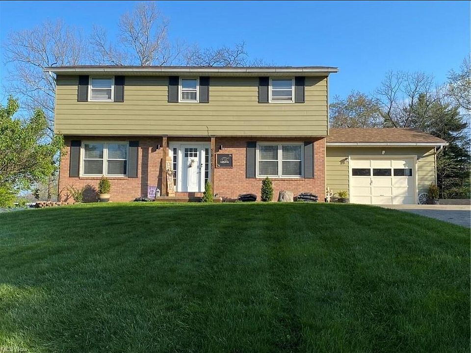 1st image of 2910 Thorn Dr