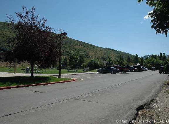 4th image of Park Ave #1 & 2