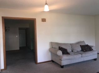 3 Burlington Ct #1902, Hamburg, NJ 07419
