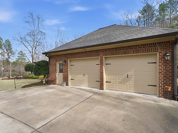 5th image of 301 Greystone Glen Cir