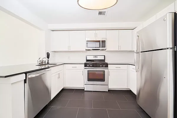 Rented by A&E Real Estate Management | media 4