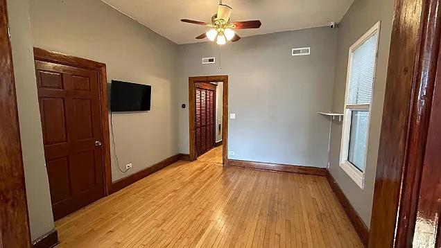 2422 W Moffat St #1 — Photo 7