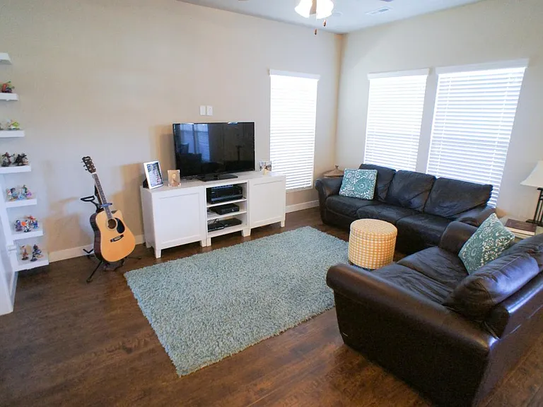 452 W Amber Glow Ln — Photo 5