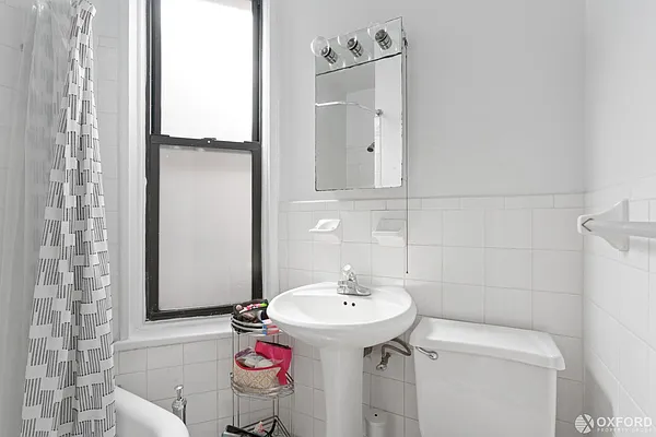 Rented by Oxford Property Group | media 10