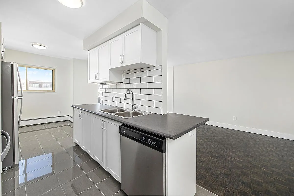 321 Marland Ave — Photo 1