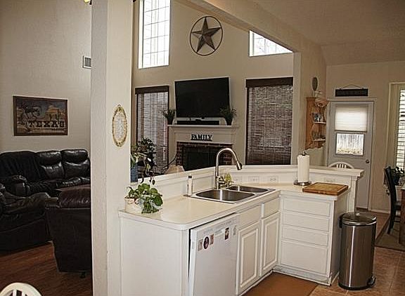 5th image of 4621 Parkview Ln