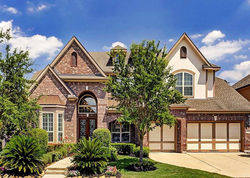Staley and immaculate this home has an incredible curb appeal and sits on an over-sized corner lot
