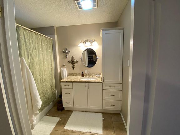 4th image of 539 Woodlake Dr #8