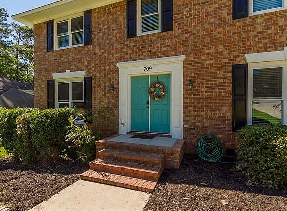 4th image of 709 Low Meadow Dr