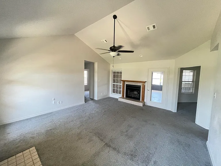 2212 Peachwood Ct — Photo 5