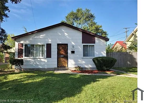 3 bed, $1,595 — Photo 1
