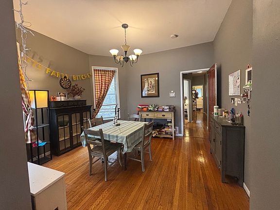 4th image of 1516 W Thome Ave APT 1