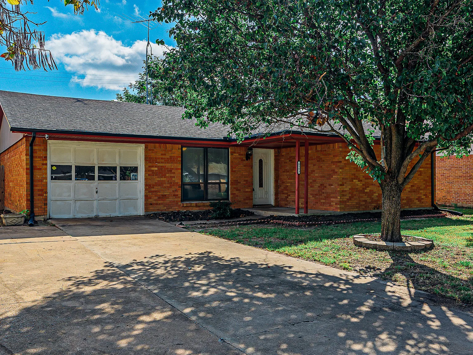 3 bed, 1650 sqft, $1,700 — Photo 1