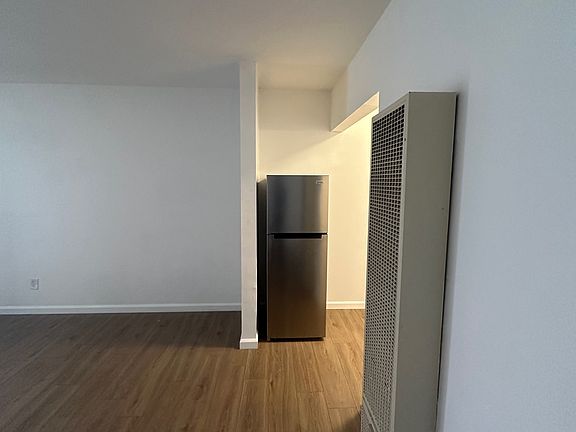 2nd image of 3704 Midvale Ave APT 1
