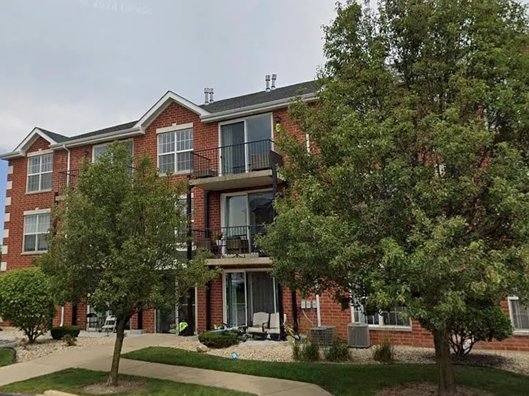 9810 Liberty Cir #1E — Photo 1