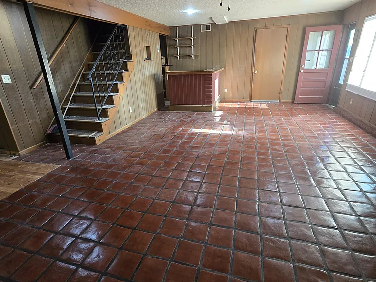 5900 Larson Ave — Photo 15