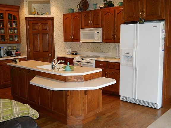 4th image of 6820 Lakewood Dr