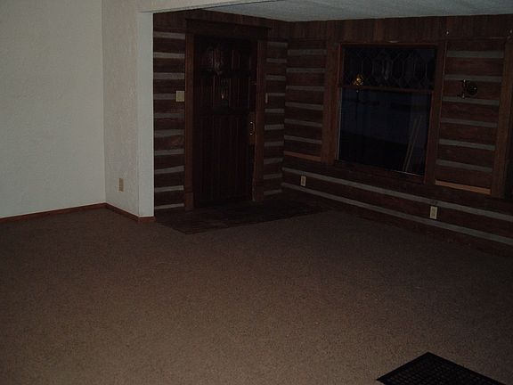 20 x 18 living room