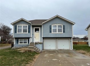 9062 E 65th St, Raytown, MO 64133
