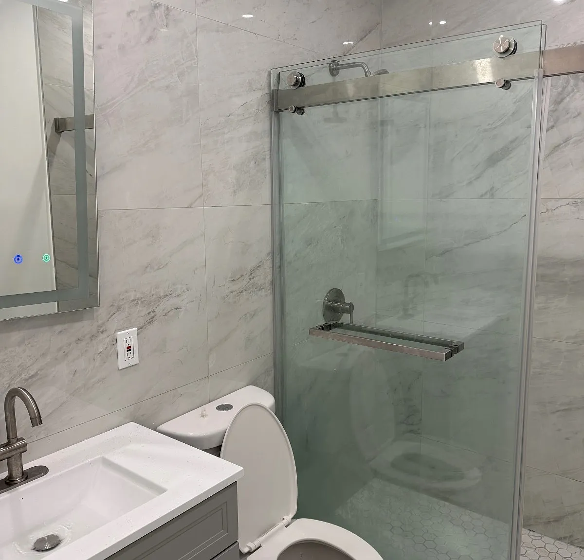 3 bed, 1.0 bath, $3,800 — Photo 4