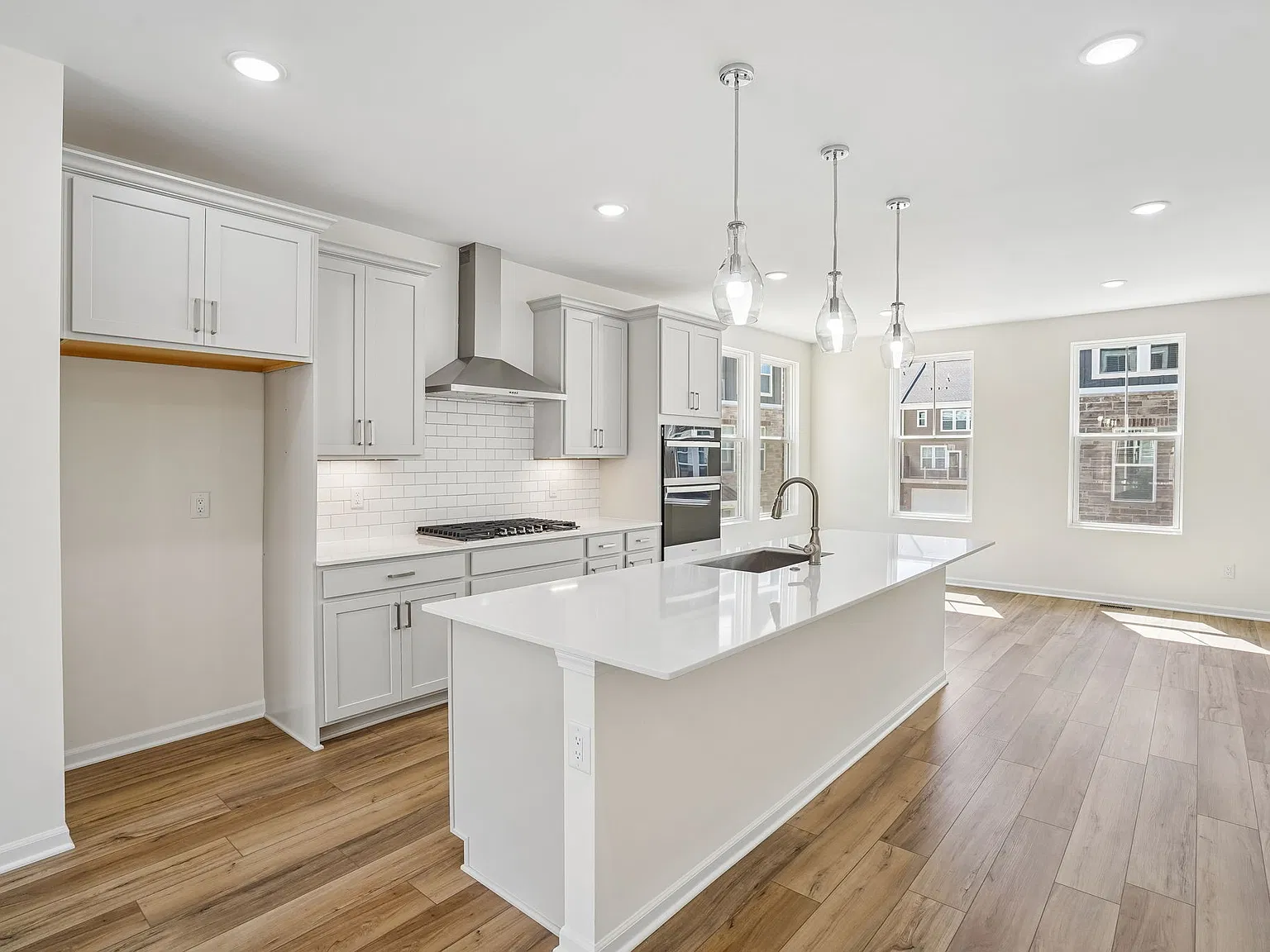 4 bed, 3.5 bath, 2175 sqft, $3,650 — Photo 4