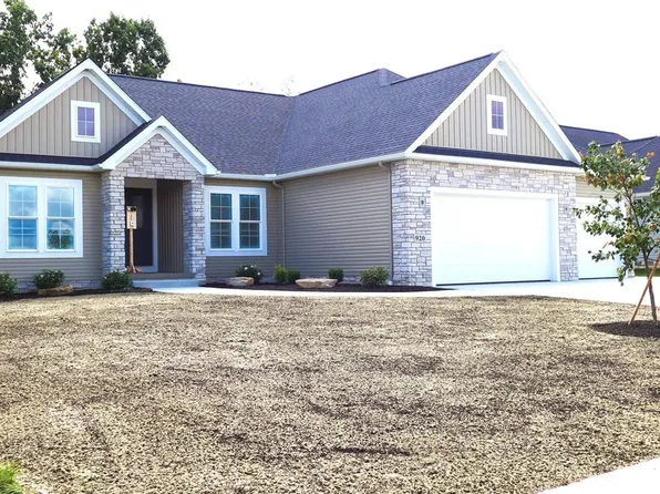 920 Honeysuckle Cir NE, North Canton, OH 44720