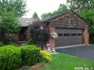 4831 Cavalry Green Dr, Manlius, NY 13104