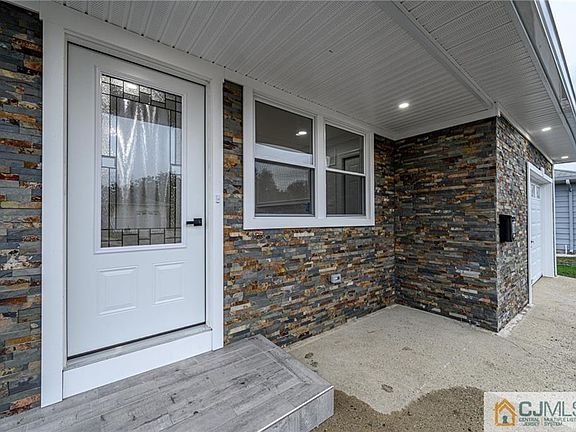 2nd image of 70 Montserrat St