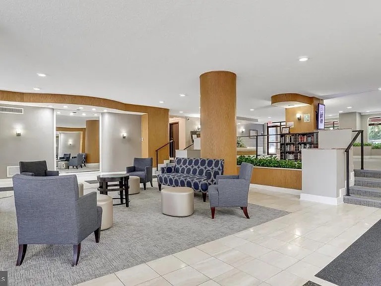 2500 N Van Dorn St #1517 — Photo 10