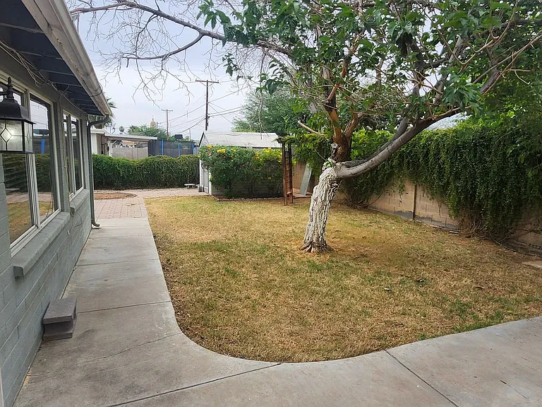 2514 E Campbell Ave — Photo 23