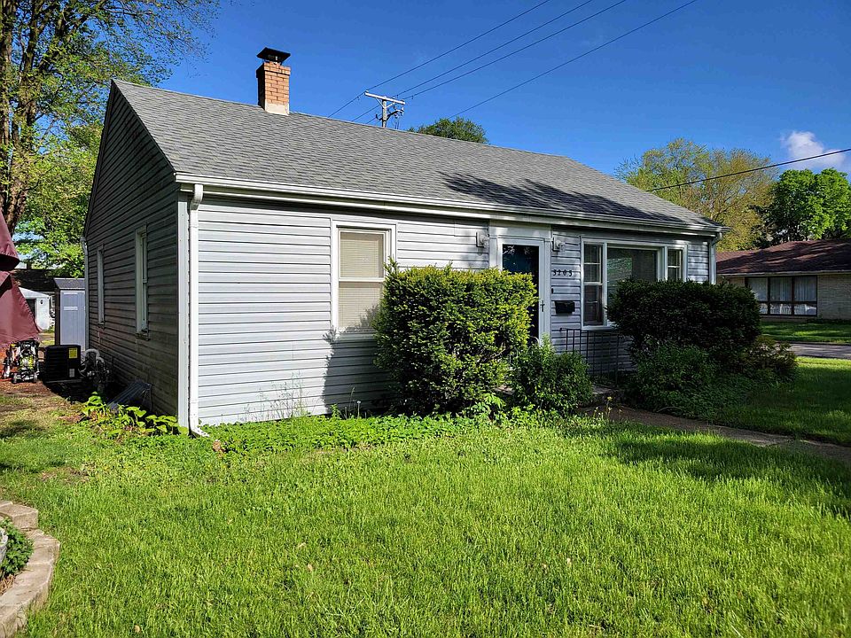 1st image of 3203 Louise St