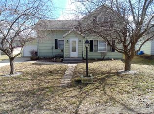 301 Francis Ave, Cascade, WI 53011